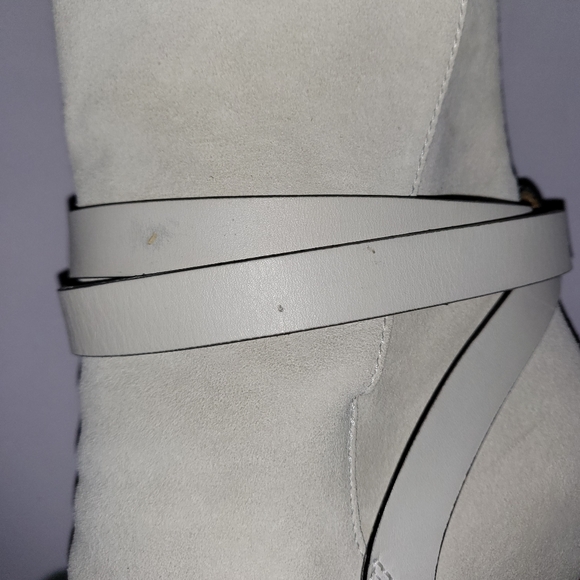 SOLD❤️🌼GUCCI Abigail Suede ankle Boots RARE & STUNNING - Picture 11 of 15